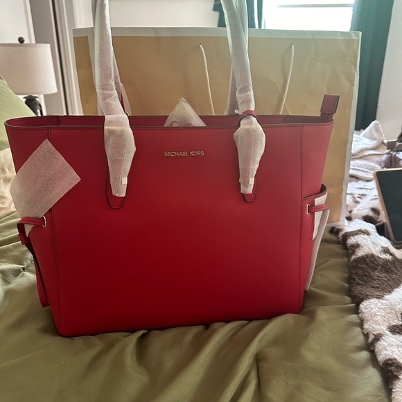 NWT Michael Kors Large Red Tote Purse - Picture 3 of 3